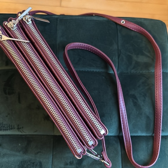 Matt & Nat crossbody purse - Picture 2 of 7